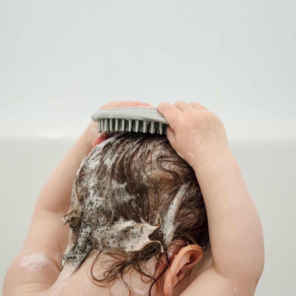 Haakaa Silikone Shampoo Børste - Hårbørste - MamaMilla
