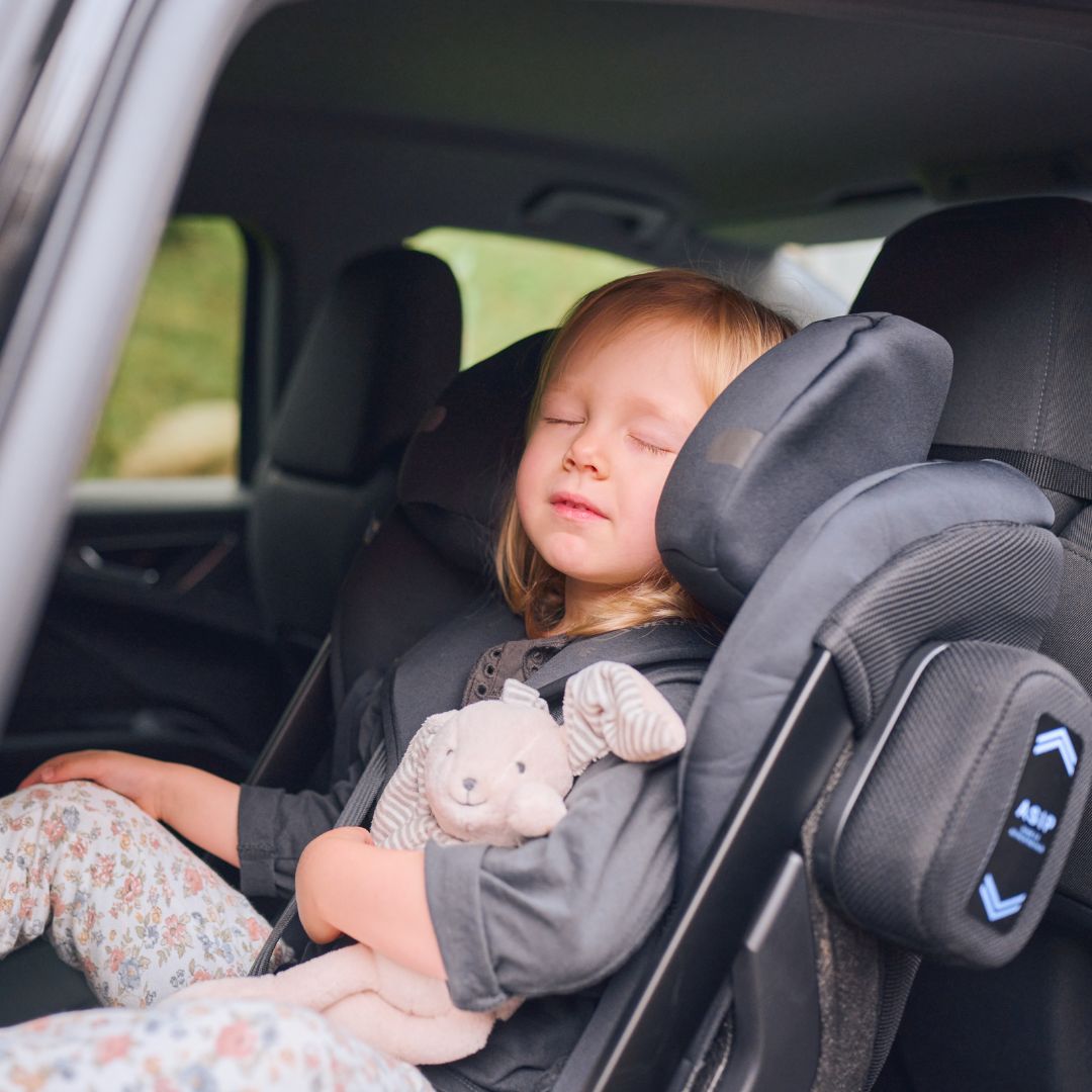 Axkid ONE 2 - Tar - iSize 61-125 cm - UTSTÄLLNING - 61-125 cm (3 månader till 7 år) - MamaMilla