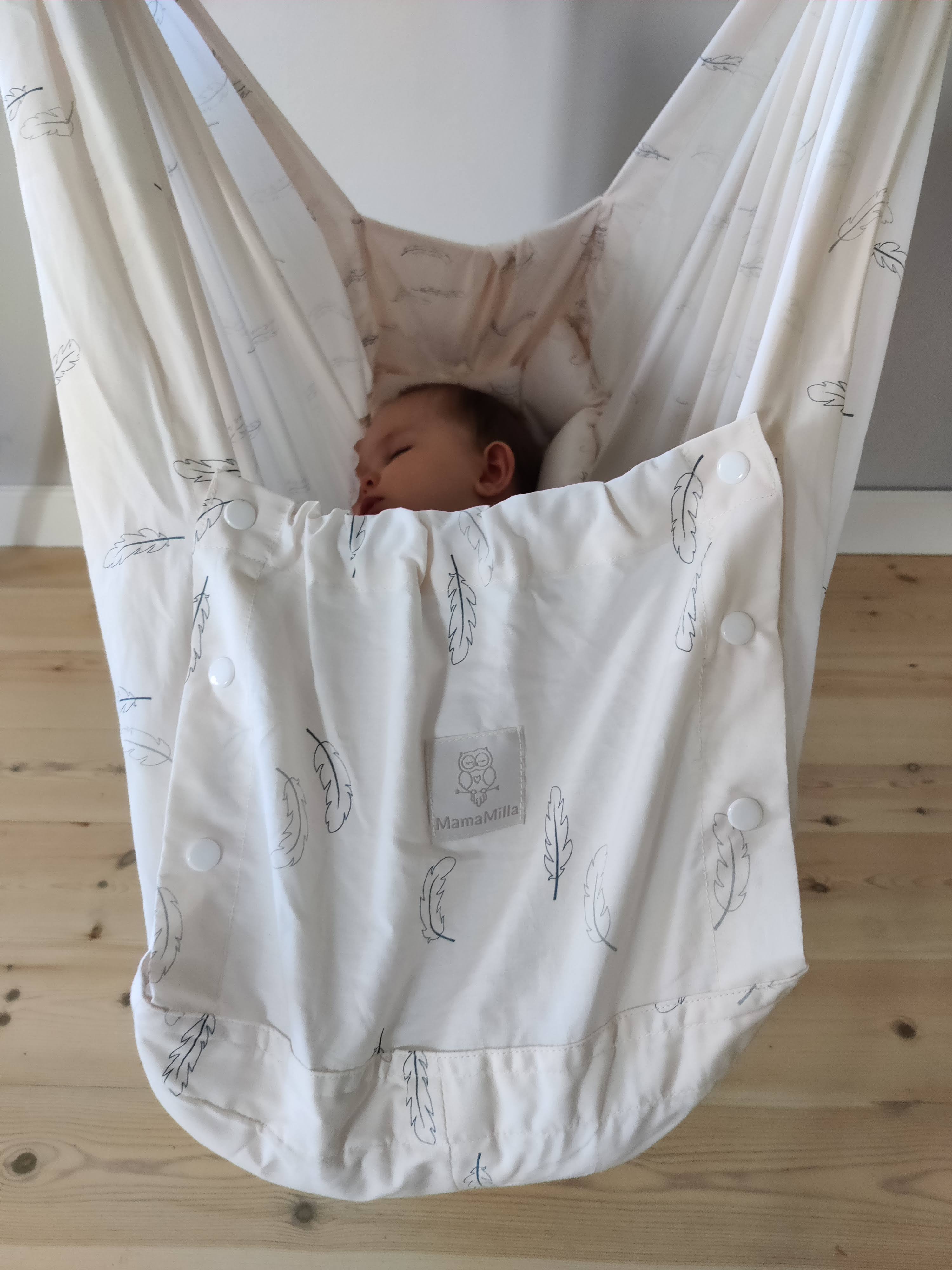 MamaMilla Slingvagga - Rosenfjädrar - Slingvagga - MamaMilla