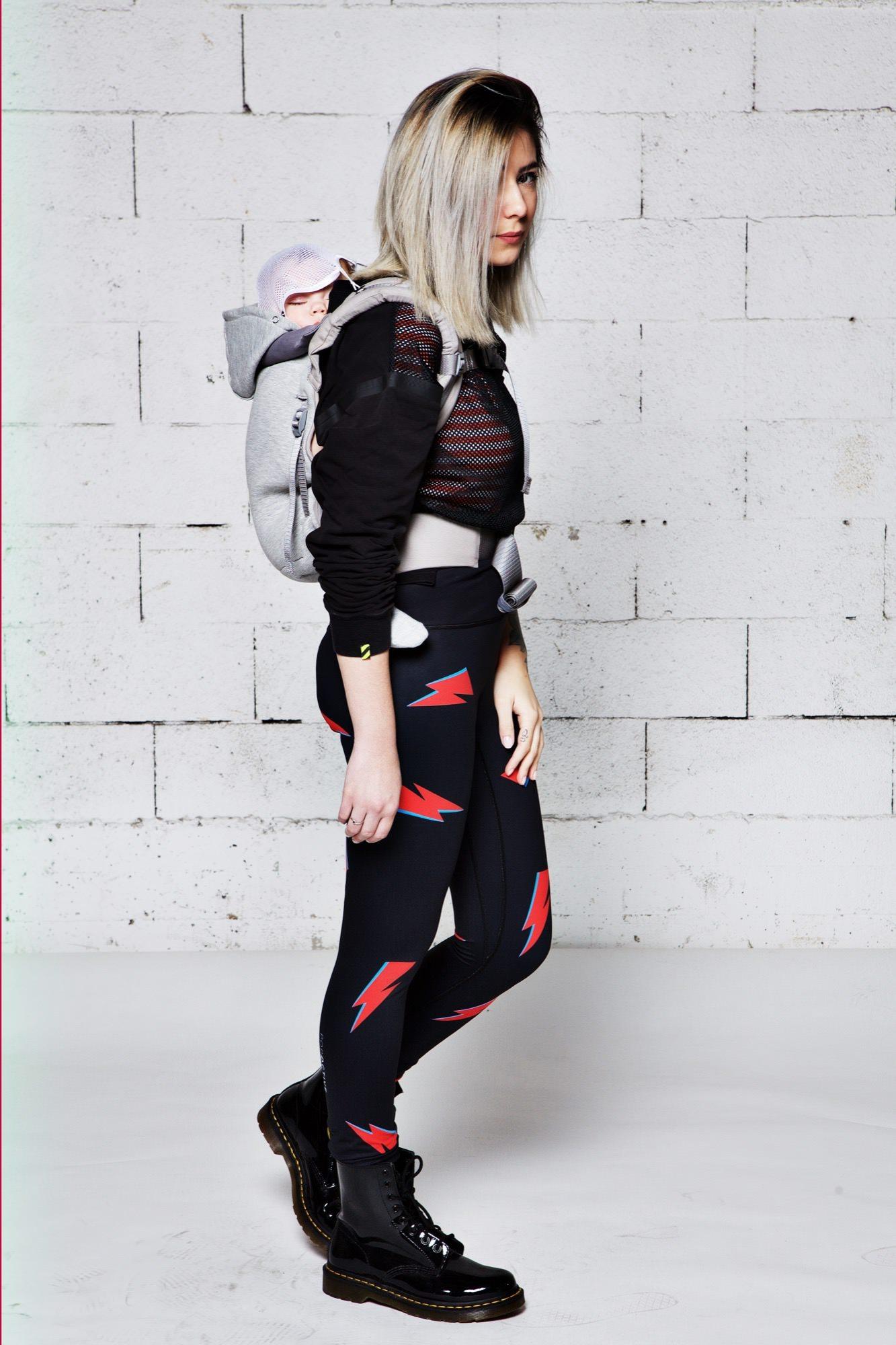 Love radius bæresele - Hoodie carrier - Lysegrå/Athletic Grey - bæresele - MamaMilla