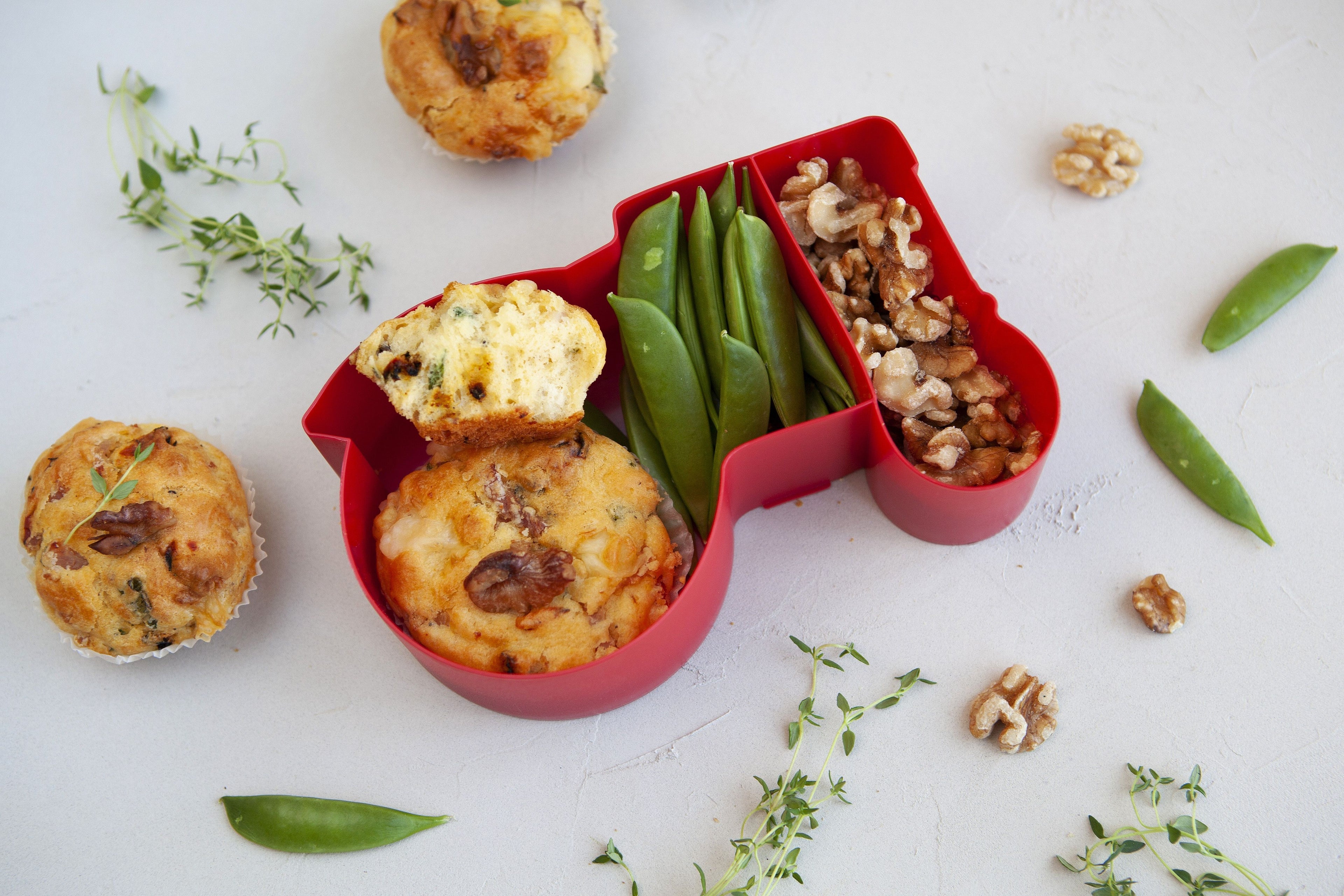 BLAFRE Lunchlåda med 2 fack - Traktor - Blågrön - Lunchlåda - MamaMilla