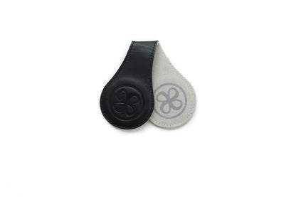 Cloby Magnetic Swaddle Clip - Svart läder - Swaddle Clips - MamaMilla