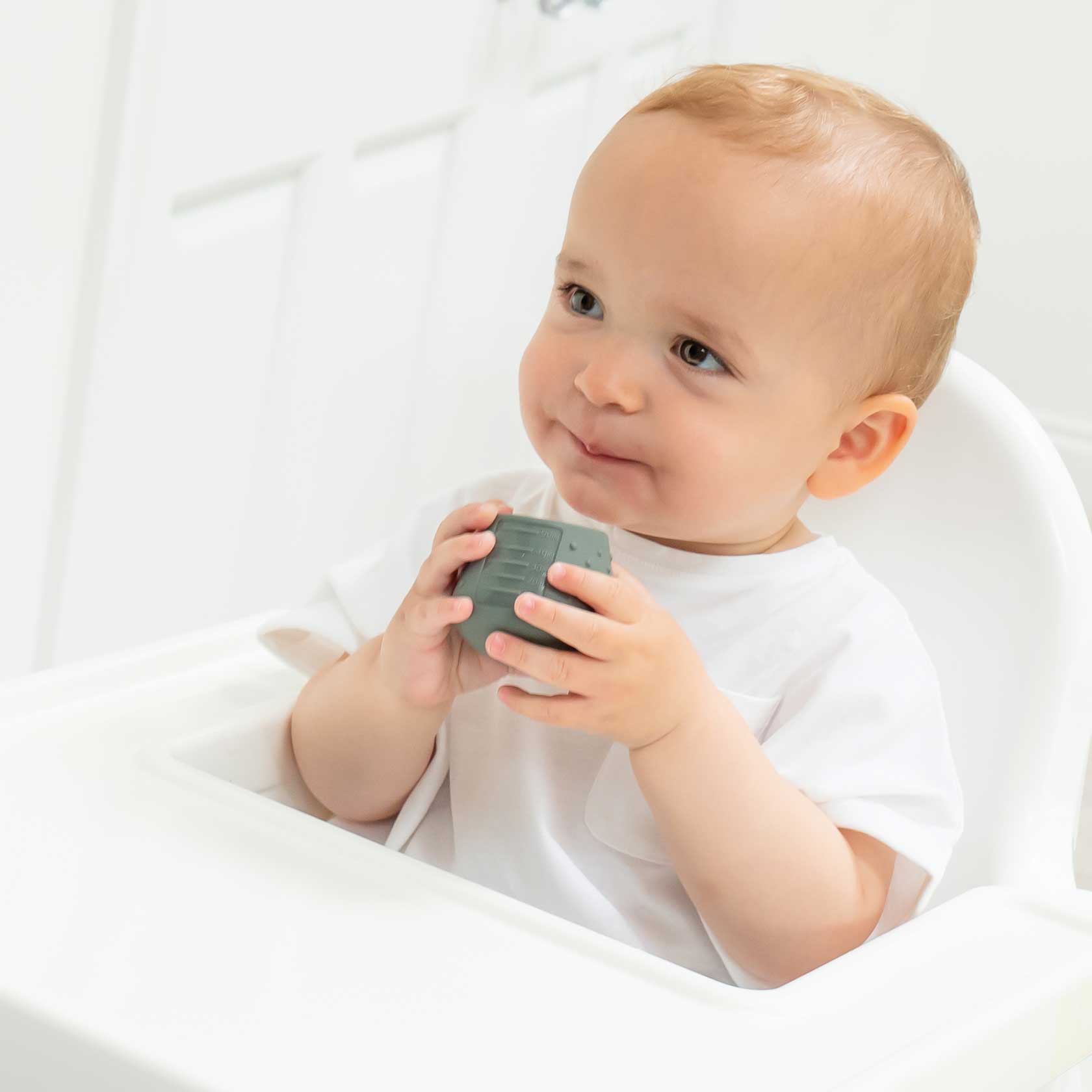 Tidy Tot Silikonkopp - My First Cup - Grå - Cup - MamaMilla