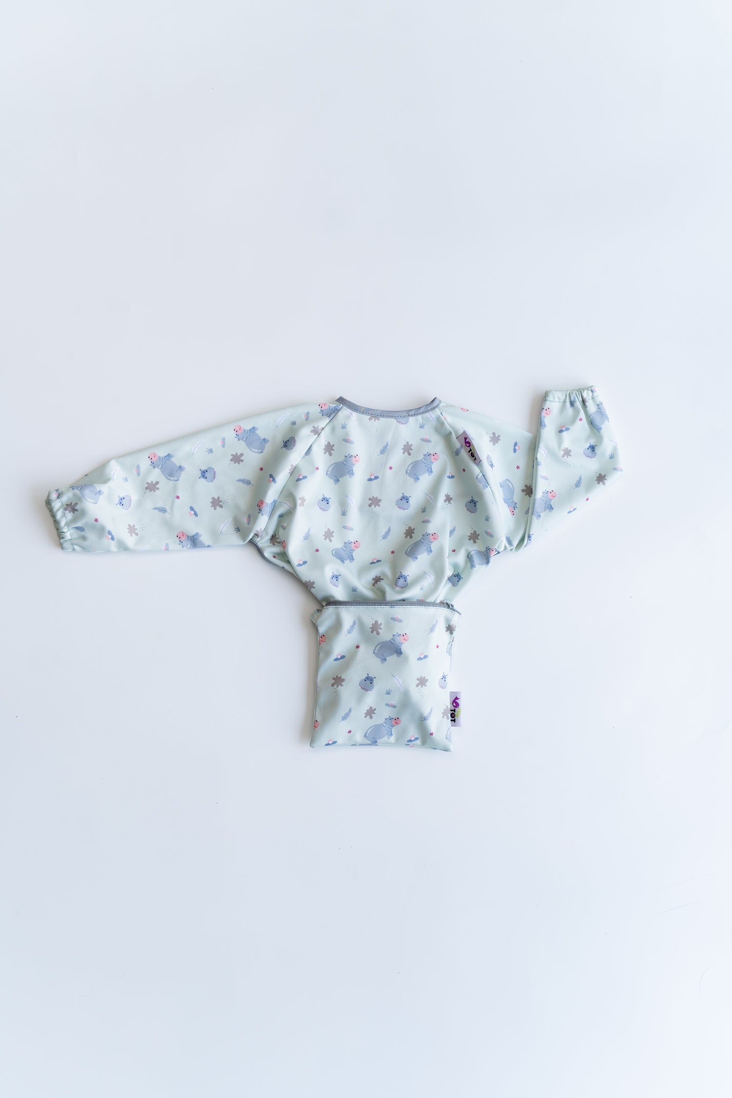 Tidy Tot Hagesmæk med Sugekop (lange ærmer) - Blå Flodhest - Hagesmæk med ærmer - MamaMilla