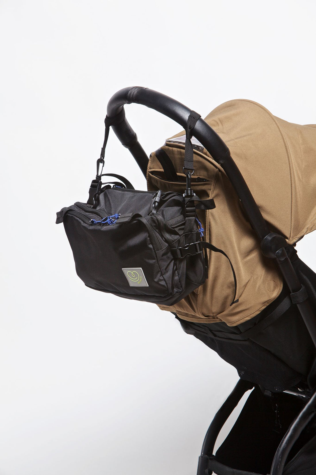 Kärleksradie - CaravanBag - Multibag och höfthållare i ett - Svart - Skötväska - MamaMilla