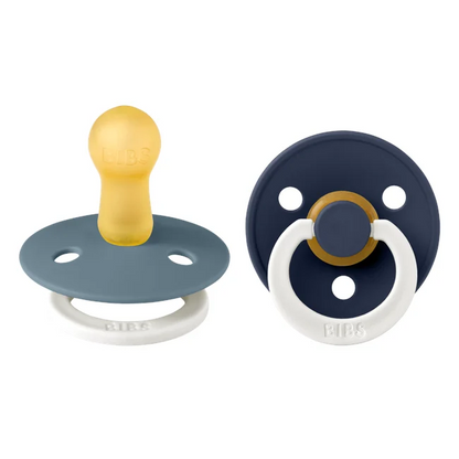BIBS Colour rund napp storlek 2 – Petrol GLOW/Deep Space GLOW (2-pack)