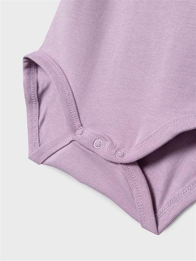 Name it body med glitterdetaljer - Solinne - Kanin - Lavender Mist - Body - MamaMilla