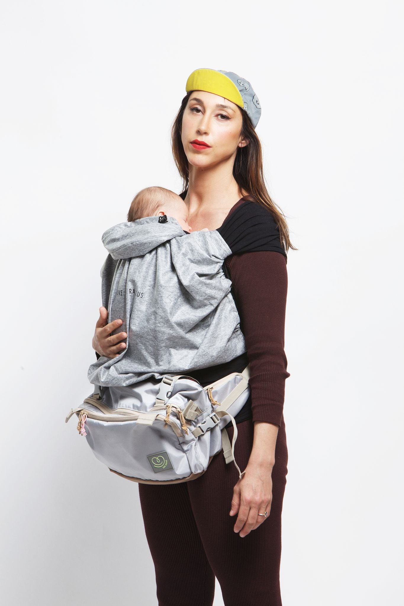 Kärleksradie - CaravanBag - Multibag och höfthållare i ett - Grå - Skötväska - MamaMilla