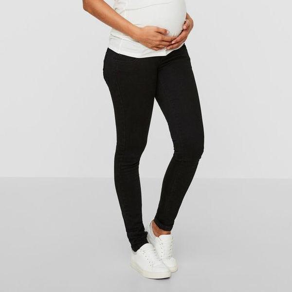 Mamalicious gravidjeans i slim fit - Svarta - Gravidkläder - MamaMilla