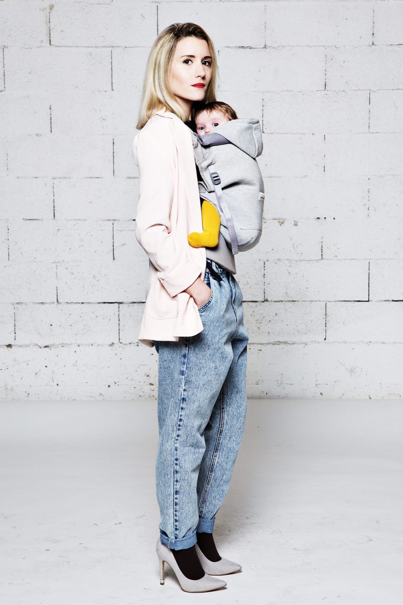 Love radius bæresele inkl. babyindsats - Hoodie carrier - Lysegrå/Athletic Grey - bæresele - MamaMilla