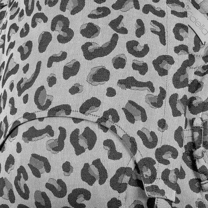 Fidella Fly Tai Bärsele - Leopard Silver - Småbarn - Bärsele - MamaMilla
