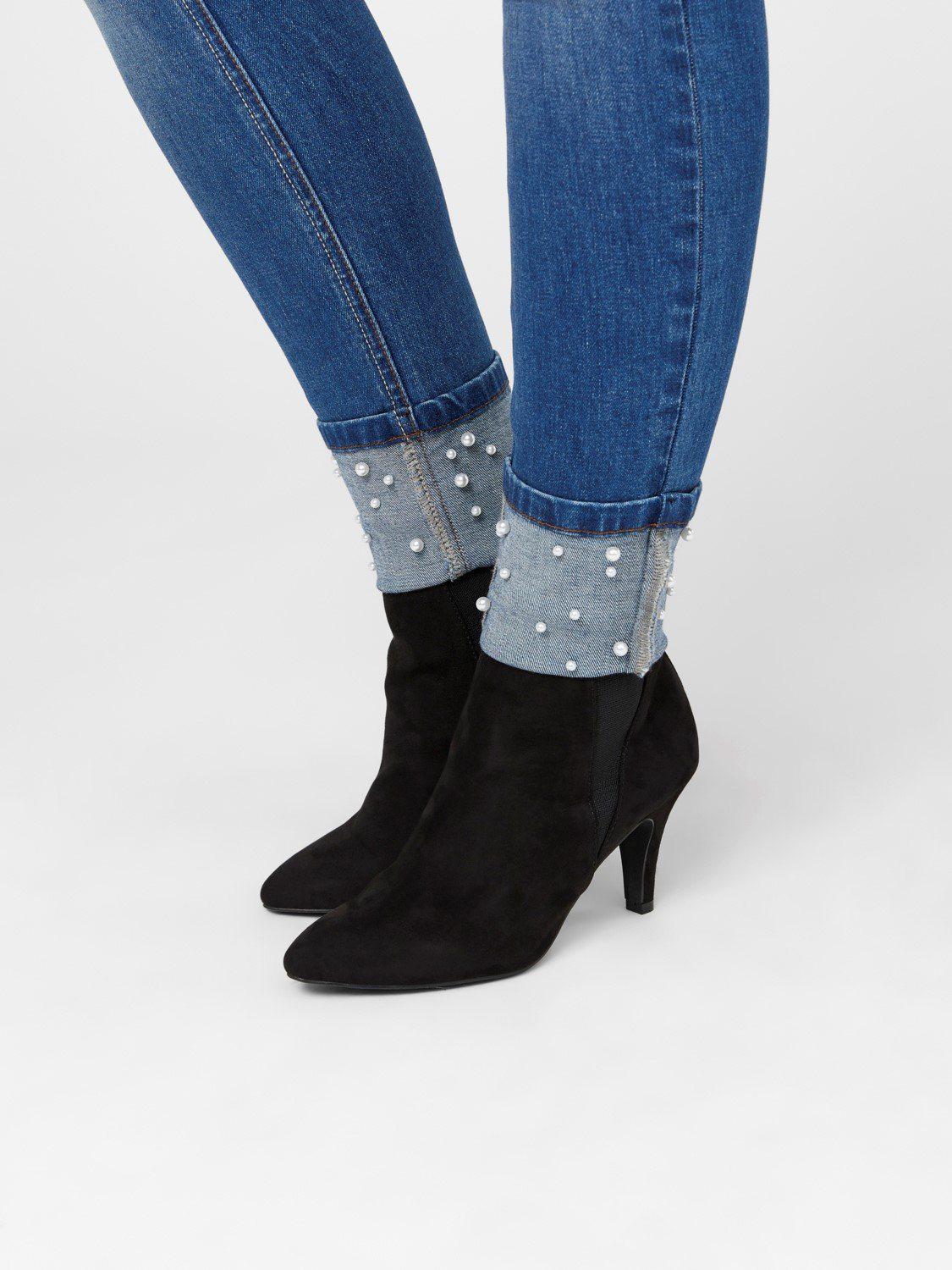 Mamalicious gravidjeans med pärlnubbar - Denim - Gravidkläder - MamaMilla