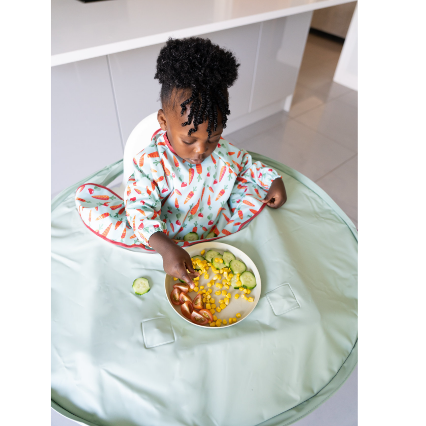 Tidy Tot Haklapp och bricka - SET - Sage Grönsaker - Haklapp med ärmar - MamaMilla