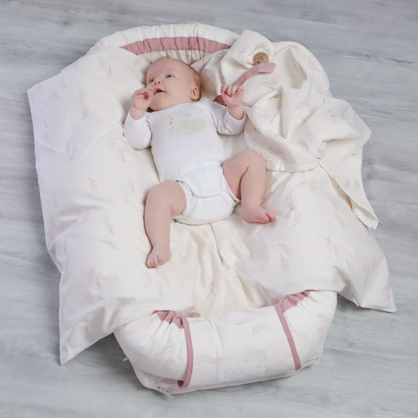 MamaMilla babynest med Fossflakes-fyllning - Rosenfjädrar - Babynest - MamaMilla
